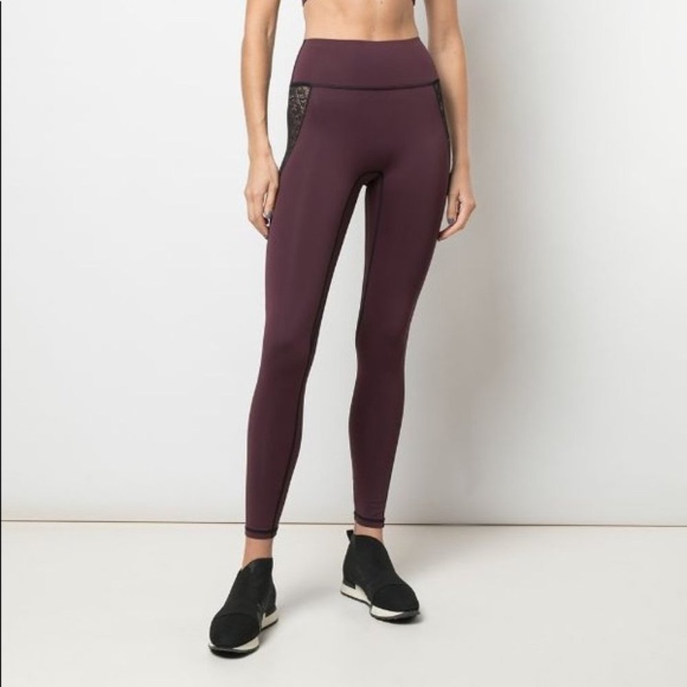 High-Waist Plum Leggings with Side Pockets